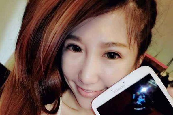 LOL女解说贝拉个人资料 英雄联盟球王贝拉为什么退出解说