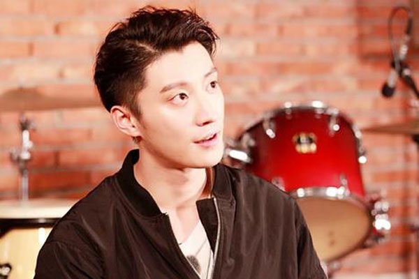 乔任梁为什么头戴塑料袋 内幕:乔任梁怎么结束自己的生命塑料袋
