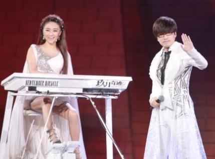 李乃文现任妻子杨婷照片简介 李乃文和黄曼演的电视剧