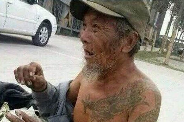 莫磊年轻时图片 乔四的手下莫磊就是过肩龙老人