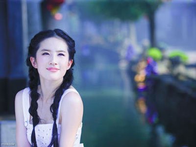 刘亦菲年龄之谜 修改年龄事件是怎么回事