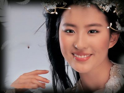 刘亦菲年龄之谜 修改年龄事件是怎么回事