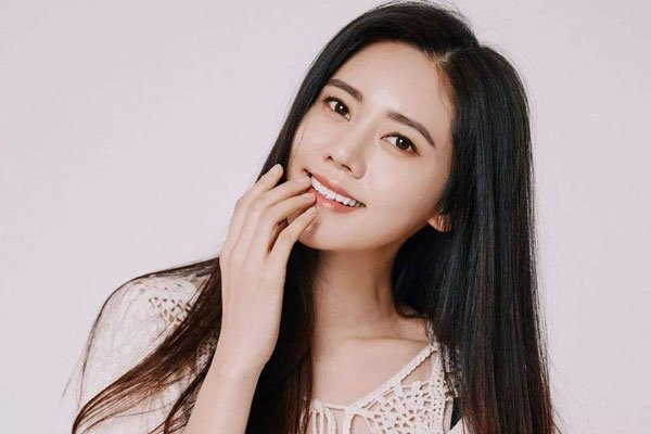 秋瓷炫三级片有哪些 唯一一部《美人图》拍的很成功