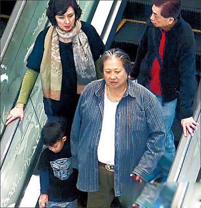 洪金宝儿子和范丞丞真像 很暧昧:范冰冰和洪金宝关系实锤