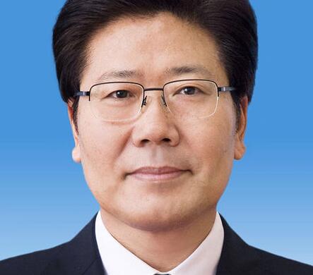 李修平现任丈夫叫什么名字 姐弟恋:老公张春贤比自己小10岁