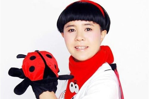 刘纯燕个人资料简介 红娘变新娘:金龟子刘纯燕的老公是谁呀