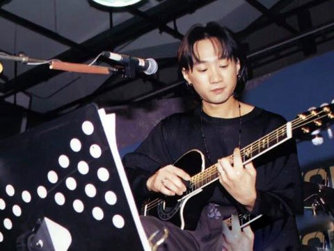 黄家驹怎么出意外的 93年黄家驹怎么会从舞台掉下来
