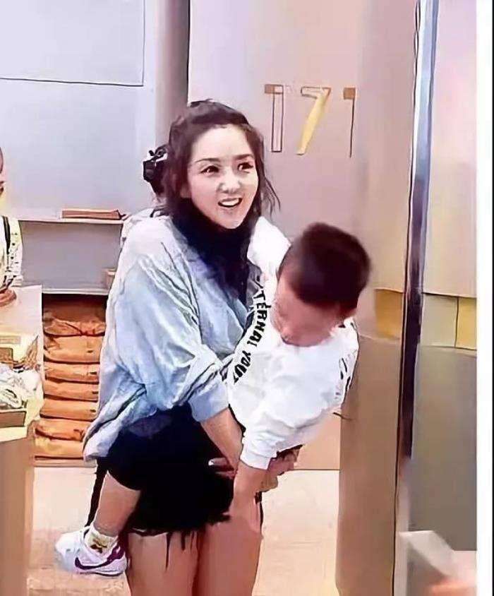 �ν������Ϊʲô��Ļ� Ů��û�г��죿�з�����̫��
