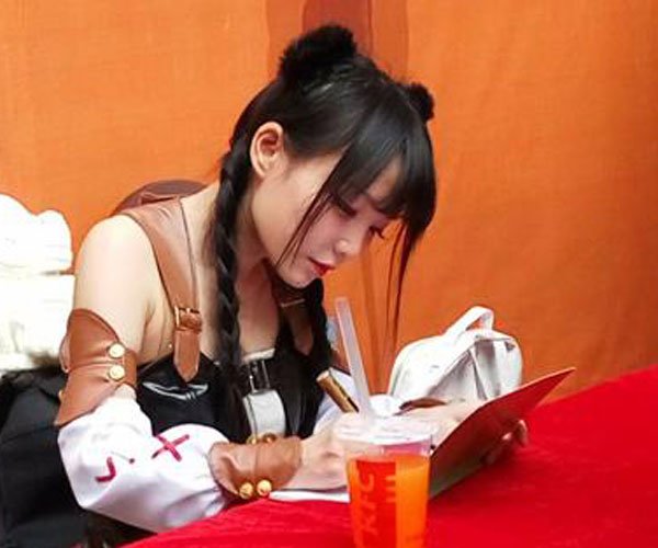 b站咬人猫5000一次的梗 c圈咬人猫一晚上2w的价格