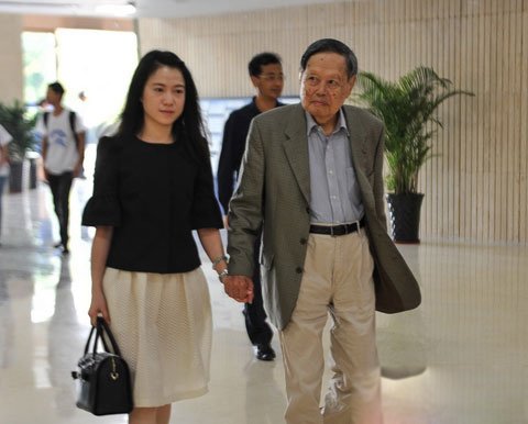 翁帆有没有生子 杨振宁和翁帆产下一女孩子4岁