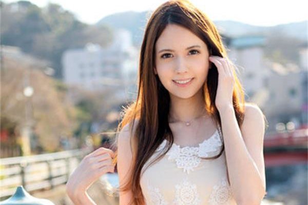 泷泽萝拉个人资料现状 日本女优居然是周杰伦七里香的封面女孩