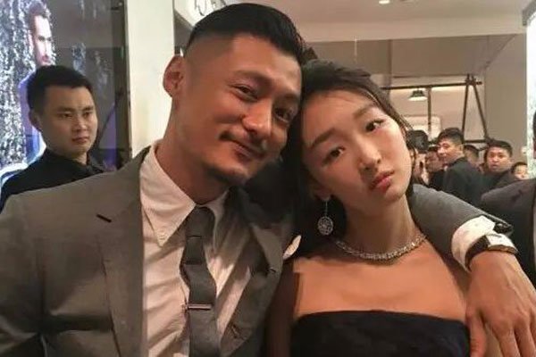 余文乐周冬雨真实关系如何 真人秀节目情侣关系