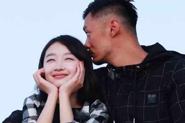 余文乐周冬雨真实关系如何 真人秀节目情侣关系