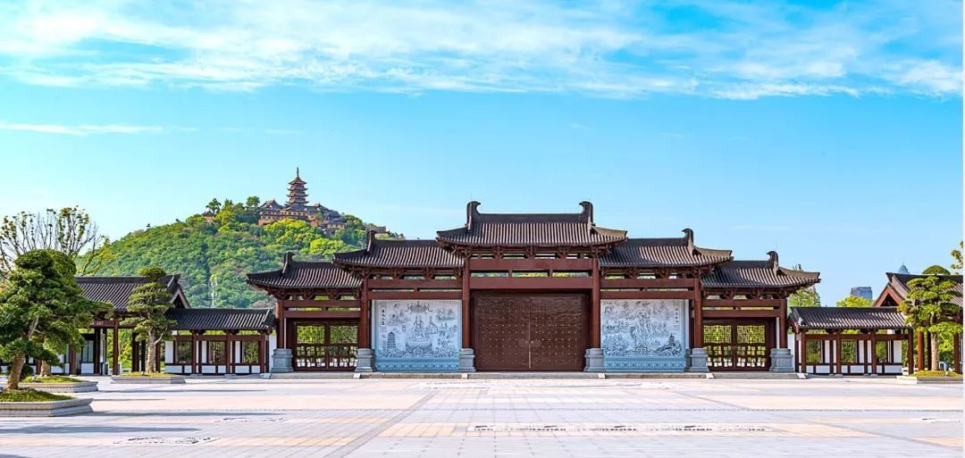 大势至菩萨的道场在哪里 五座山连成的狼山风景区