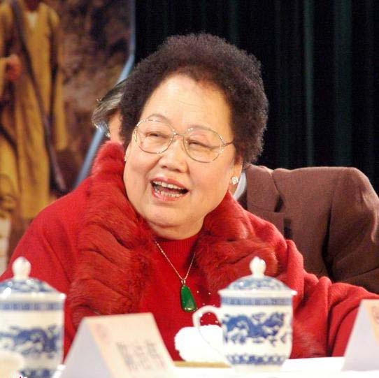 陈丽华老师第一任丈夫是谁 电信高层:和前夫王友发为何离婚