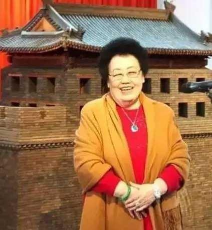 陈丽华老师第一任丈夫是谁 电信高层:和前夫王友发为何离婚