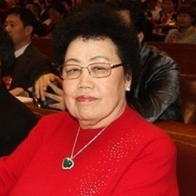 陈丽华老师第一任丈夫是谁 电信高层:和前夫王友发为何离婚