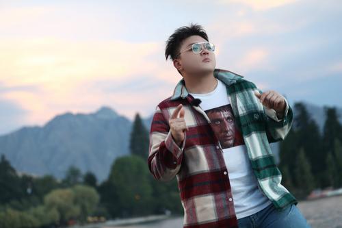 艾福杰尼个人资料简介 传闻艾福杰尼家世背景惊人