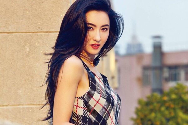 何孟怀个人简介资料 巴黎结婚?何孟怀承认和张柏芝结婚了吗
