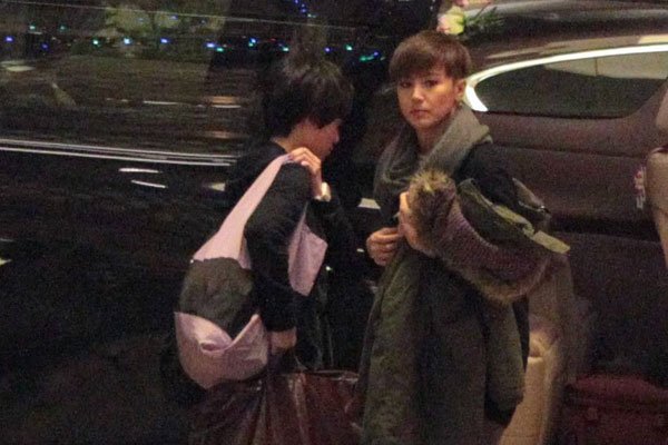 何韵诗怎么搜不到 在香港现状被封杀:何韵诗啤酒事件是怎么回事