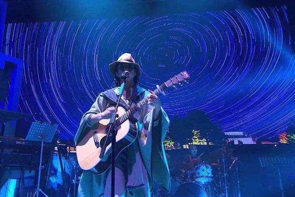 何韵诗怎么搜不到 在香港现状被封杀:何韵诗啤酒事件是怎么回事
