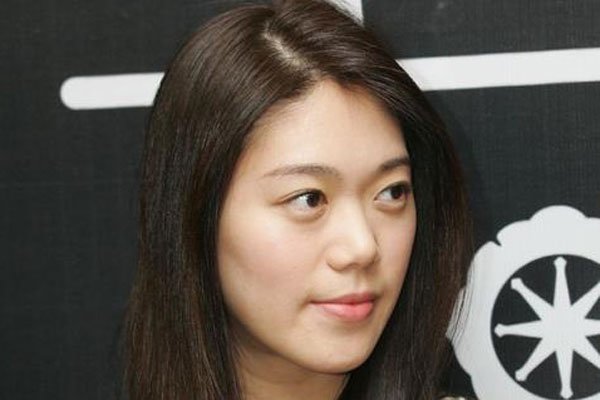 何韵诗怎么搜不到 在香港现状被封杀:何韵诗啤酒事件是怎么回事