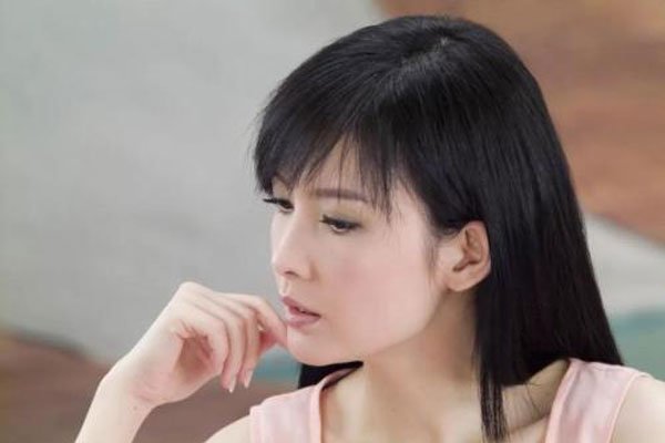 周慧敏现在真实现状 为什么不生育?打过39次胎真的吗