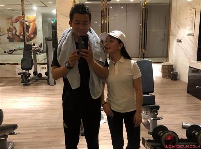 王二妮老公李飞简历个人资料 成名有老公背后默默的支持