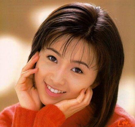 酒井法子的蝴蝶纹身 日本女星沦为国际乞丐在线乞讨