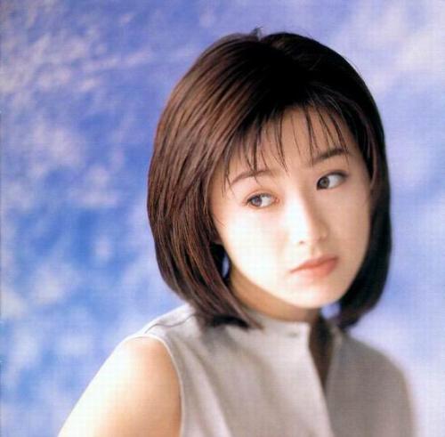 酒井法子的蝴蝶纹身 日本女星沦为国际乞丐在线乞讨