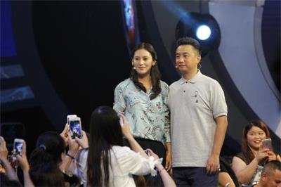 黄澜个人资料简介现任老公是谁 两个孩子的妈妈
