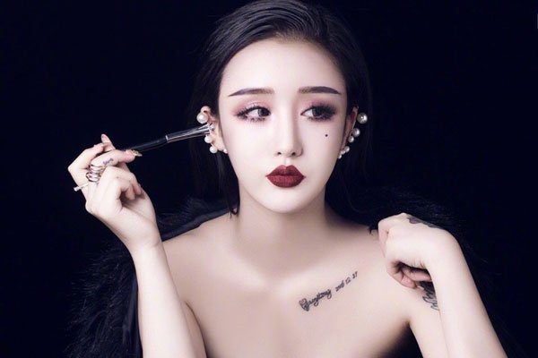���Ҽθ������ϼ�� �ڰ��������Ҽ��������ͼ������