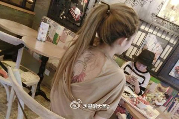���Ҽθ������ϼ�� �ڰ��������Ҽ��������ͼ������