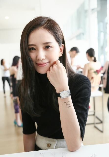 吴奇隆个人资料简介 和刘诗诗相隔17岁:吴奇隆前两任妻子照片