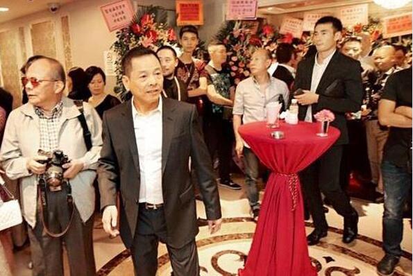 崩牙驹现在澳门的地位 尹国驹现在澳门还有地位吗