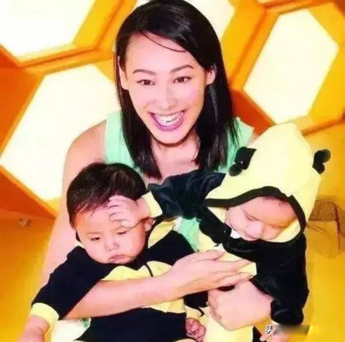 李泽楷为啥只让梁洛施怀孕 形式上分手:李泽楷和梁洛施官宣结婚了吗