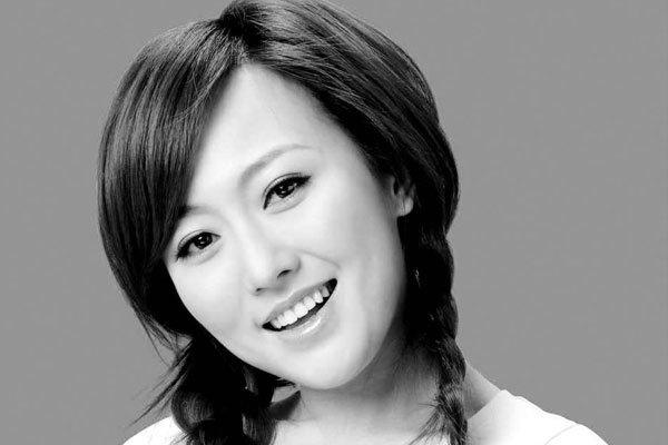 潘阳真的去赾吗 潘长江女儿潘阳怎么跟以前长的不一样了