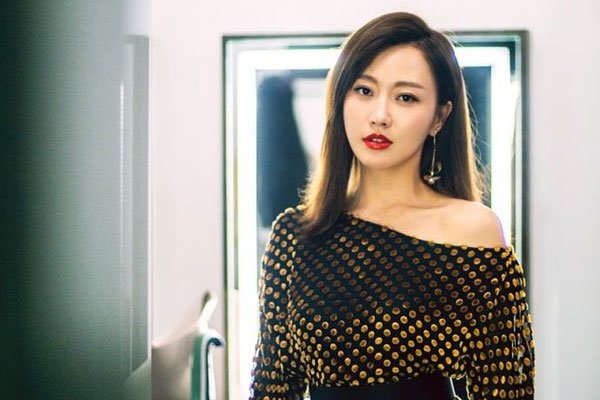 潘阳真的去赾吗 潘长江女儿潘阳怎么跟以前长的不一样了