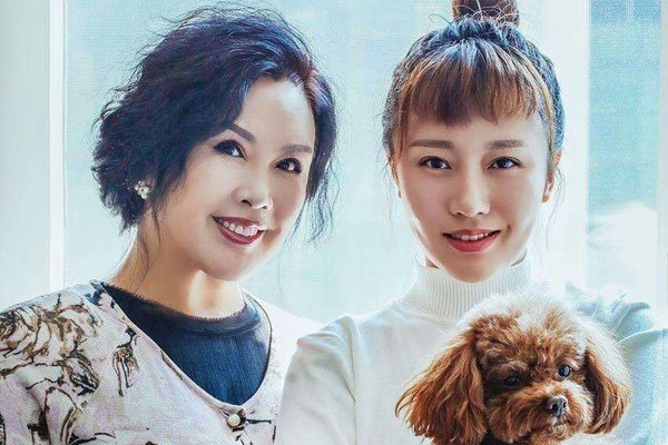 潘阳真的去赾吗 潘长江女儿潘阳怎么跟以前长的不一样了