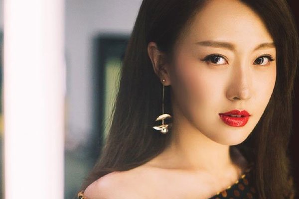 潘阳真的去赾吗 潘长江女儿潘阳怎么跟以前长的不一样了