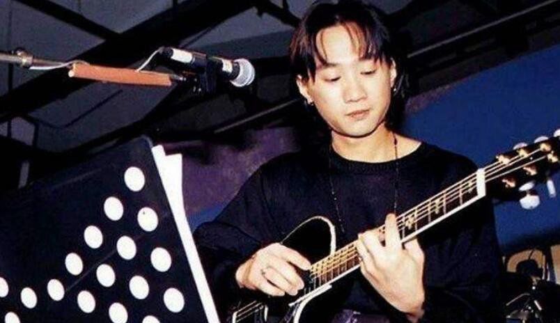 黄家驹怎么会从舞台掉下来 死亡录像:离开30年当初怎么出意外的