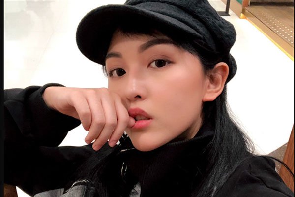 张凯毅怎么那么有钱 美妆妹子张凯毅家是干啥的老有钱