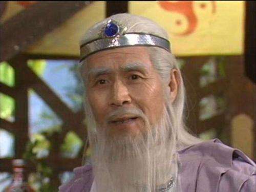 蓝天野94岁仍在演戏导戏 姜子牙蓝天野和濮存昕是父子关系吗