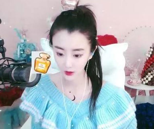 小损样现在还直播吗 闹矛盾:小损样和阿哲怎么回事