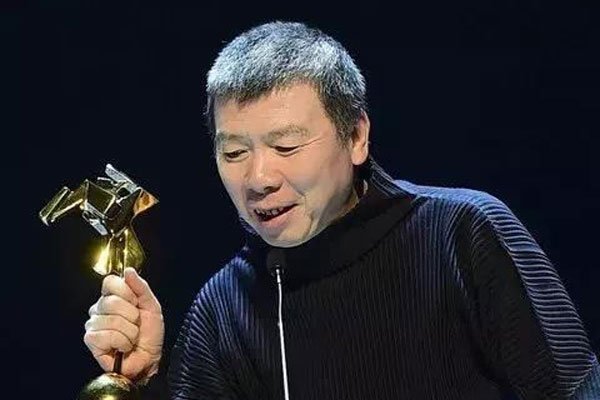 冯小刚范冰冰什么关系 拥抱照片就证明了关系非常不一般
