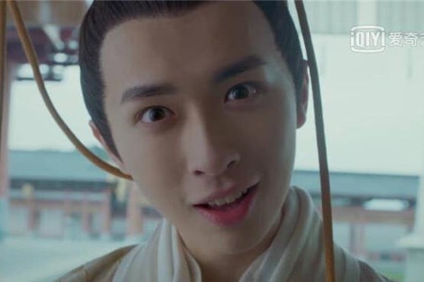 张逸杰毕业于哪所大学 脸怎么变了?张逸杰长相变了