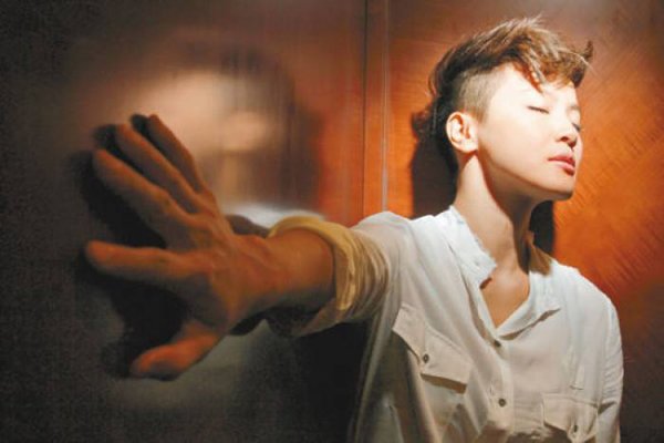 何韵诗个人资料简介 被封杀:何韵诗为何走到这一步