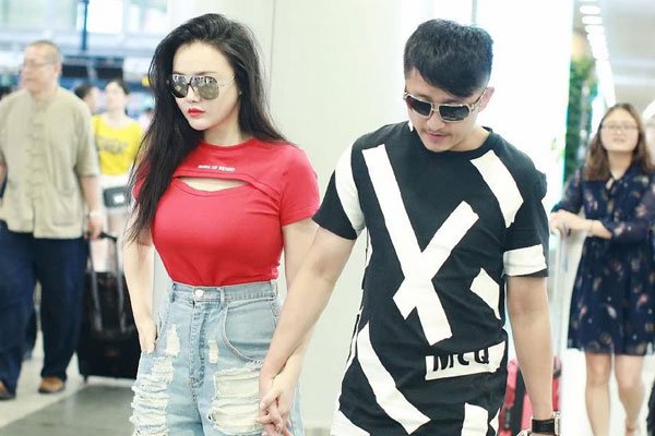 邹市明的个人资料简介 老婆冉莹颖的身材很无敌有些吃不消