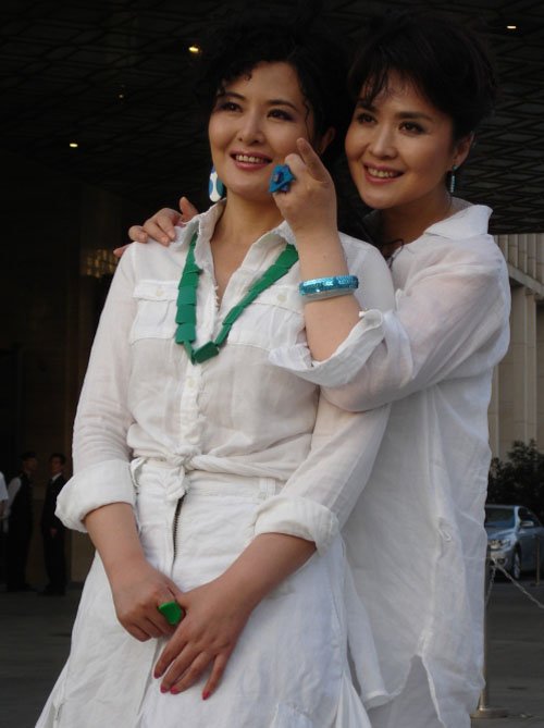 田歌和田岷是双胞胎吗 姐妹花:田歌和田岷关系和年龄