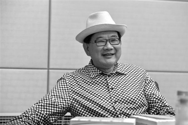 曹可凡被电视台解除是真的吗 依然是主持人谣言不可信